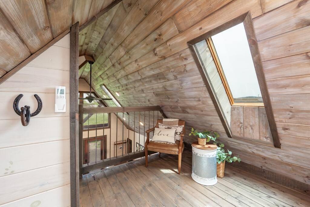 Romantic A-Frame Private Hottub Firepit Neargsmnp Севьервилл Экстерьер фото